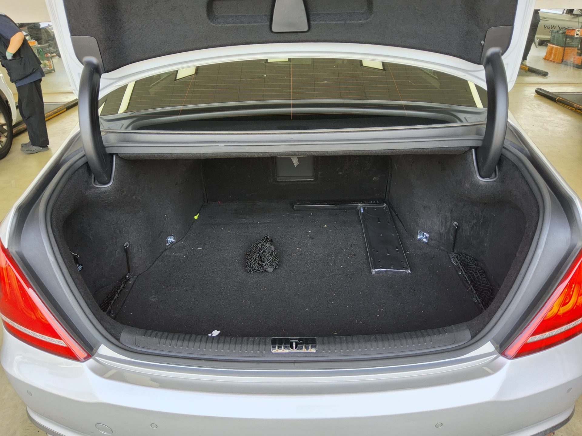 2017 - genesis eq900