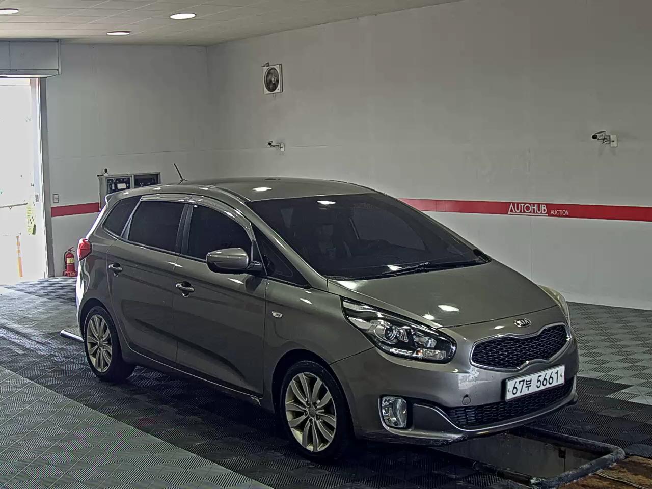 2014 - kia carens