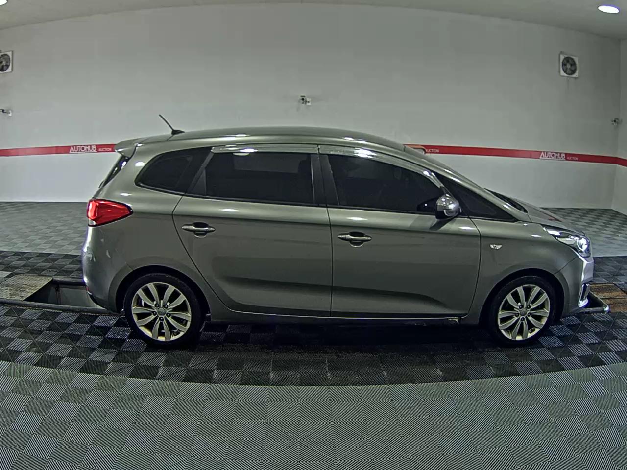 2014 - kia carens