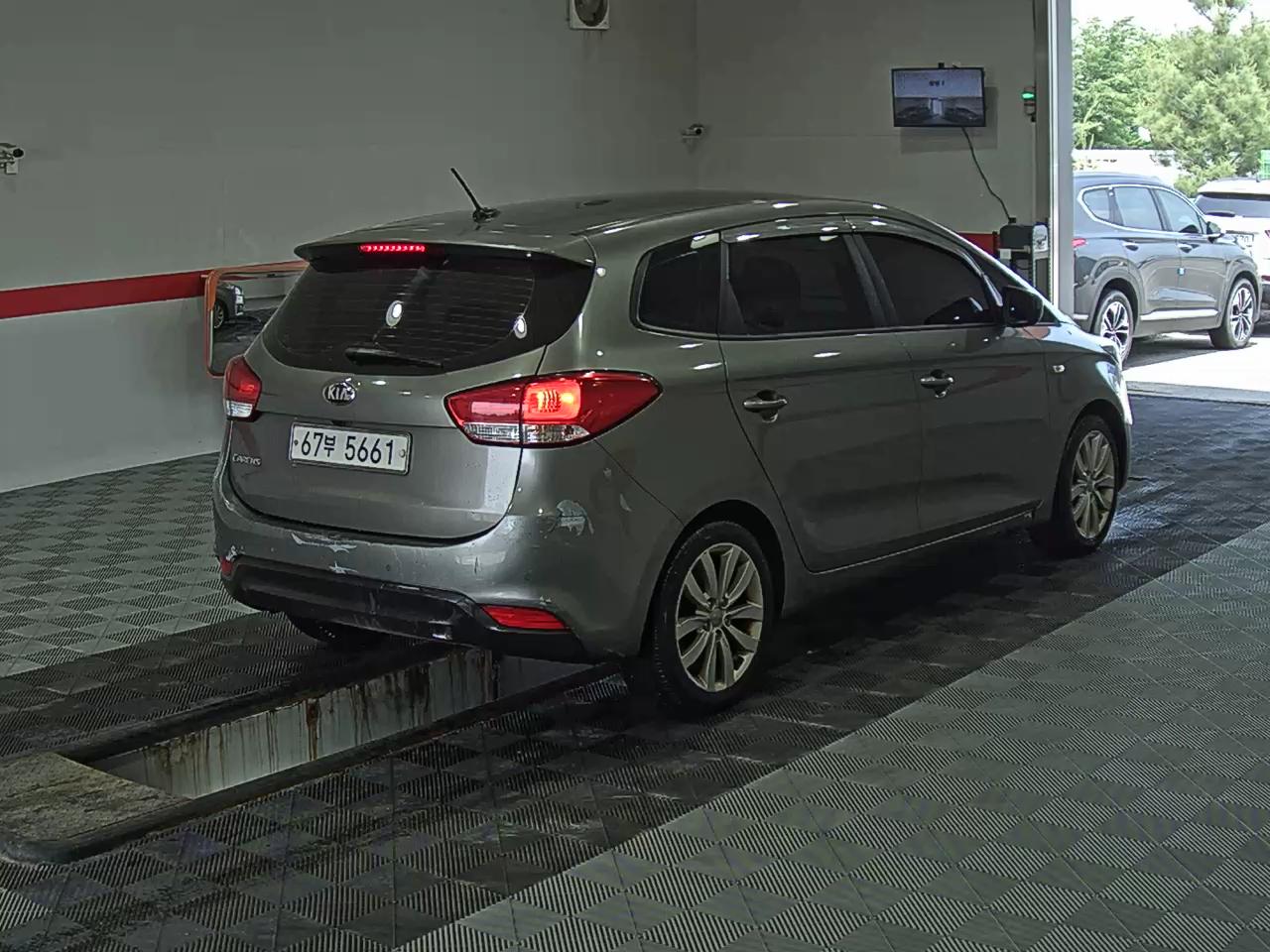 2014 - kia carens