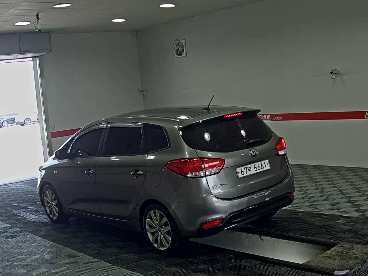 2014 - kia carens