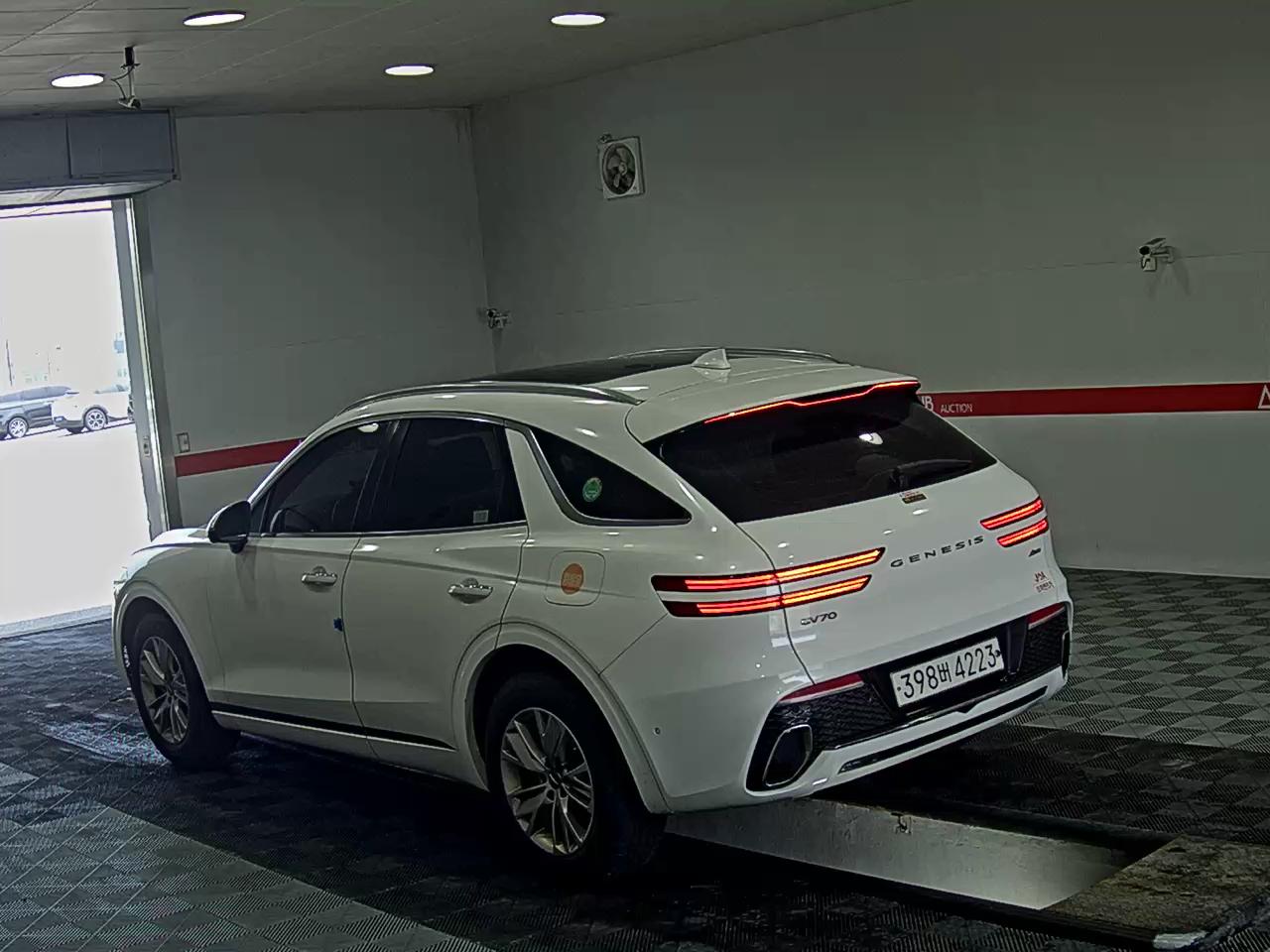 2021 - genesis gv70