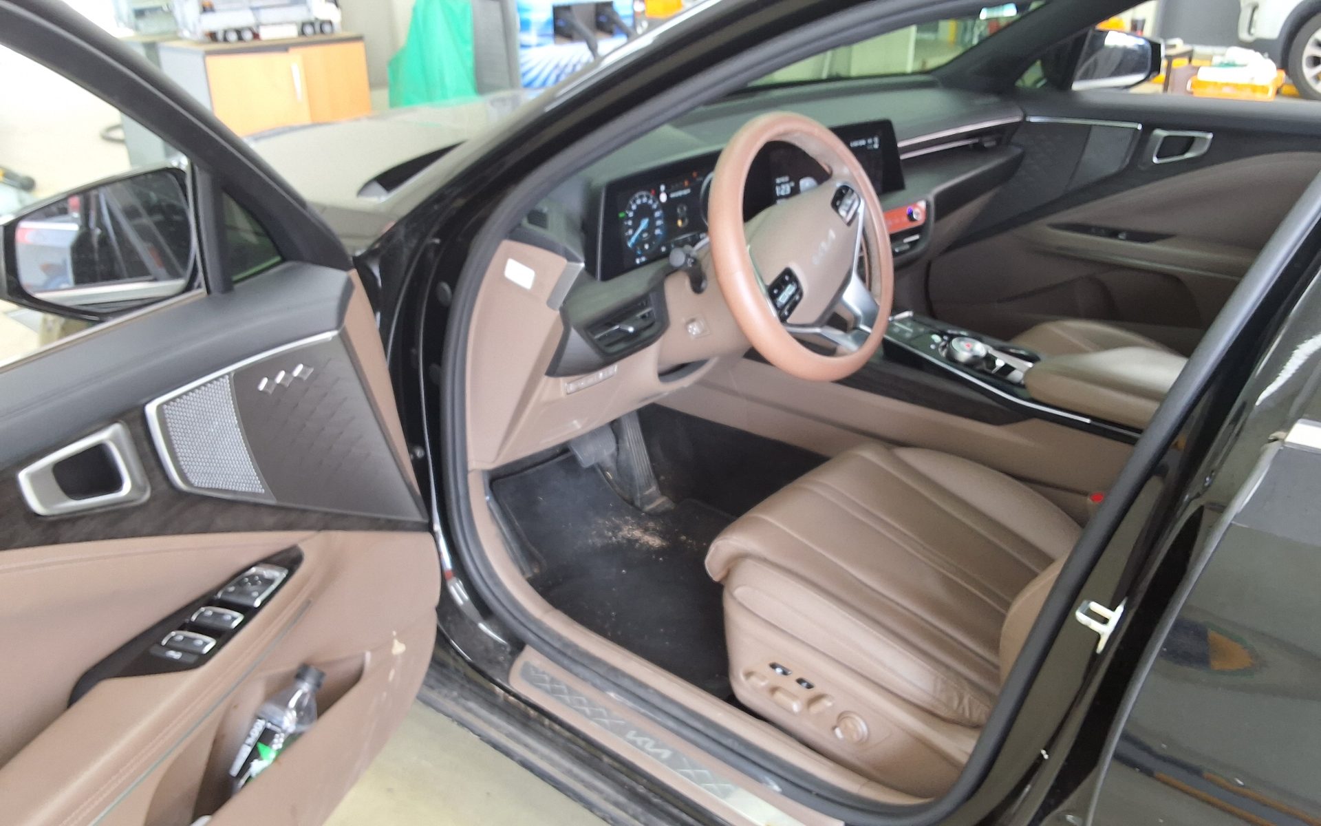 2022 - kia k8