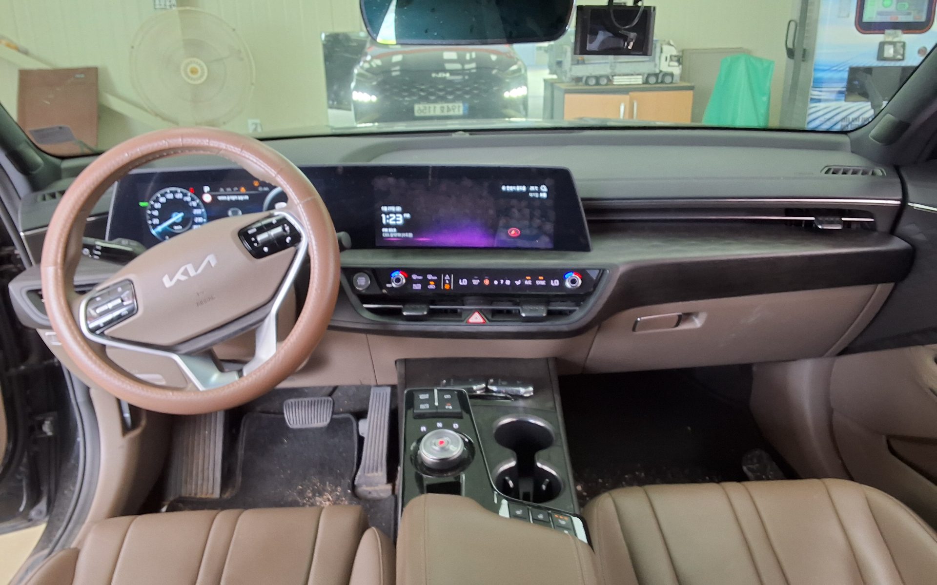 2022 - kia k8