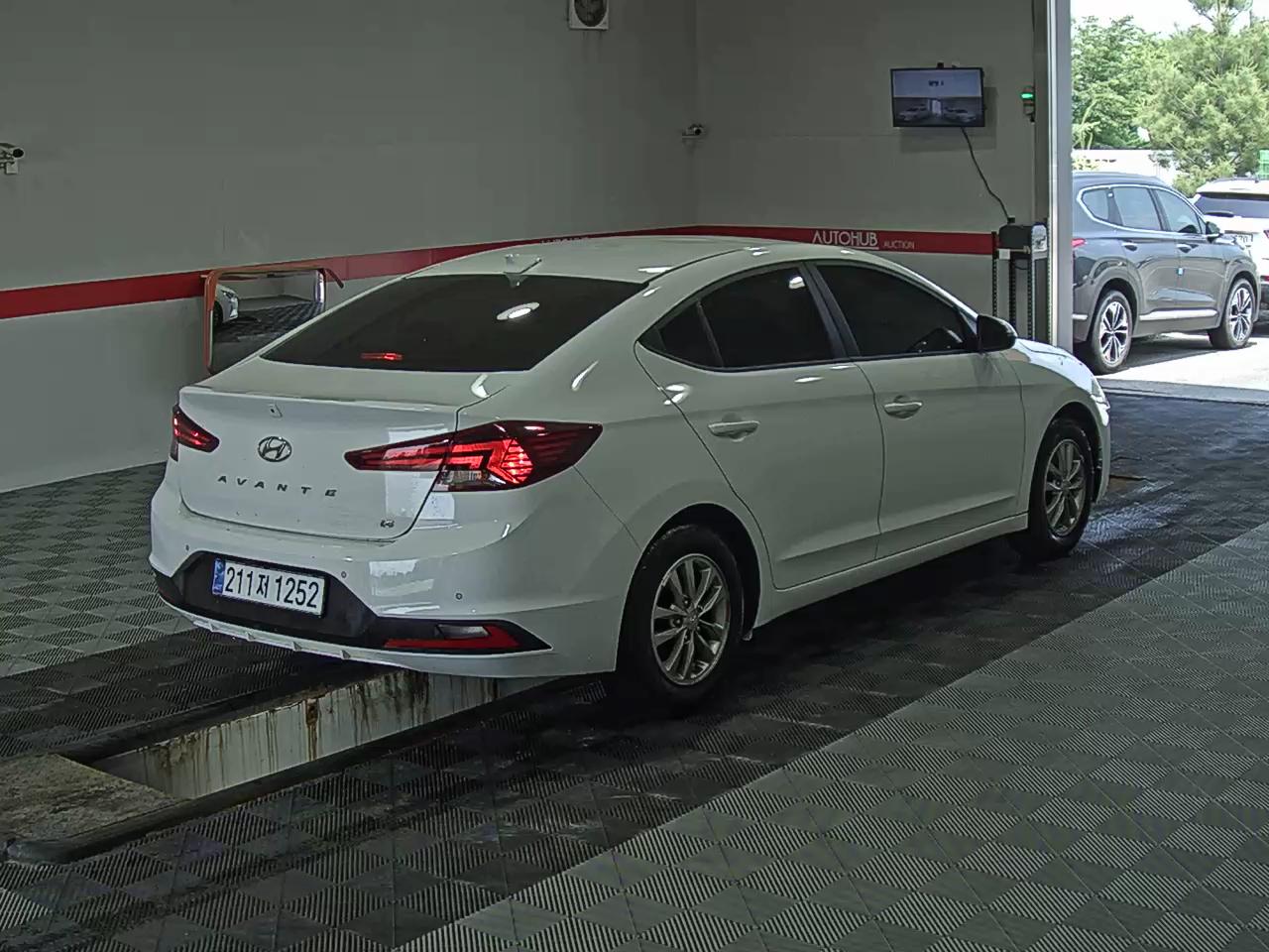 2020 - hyundai avante