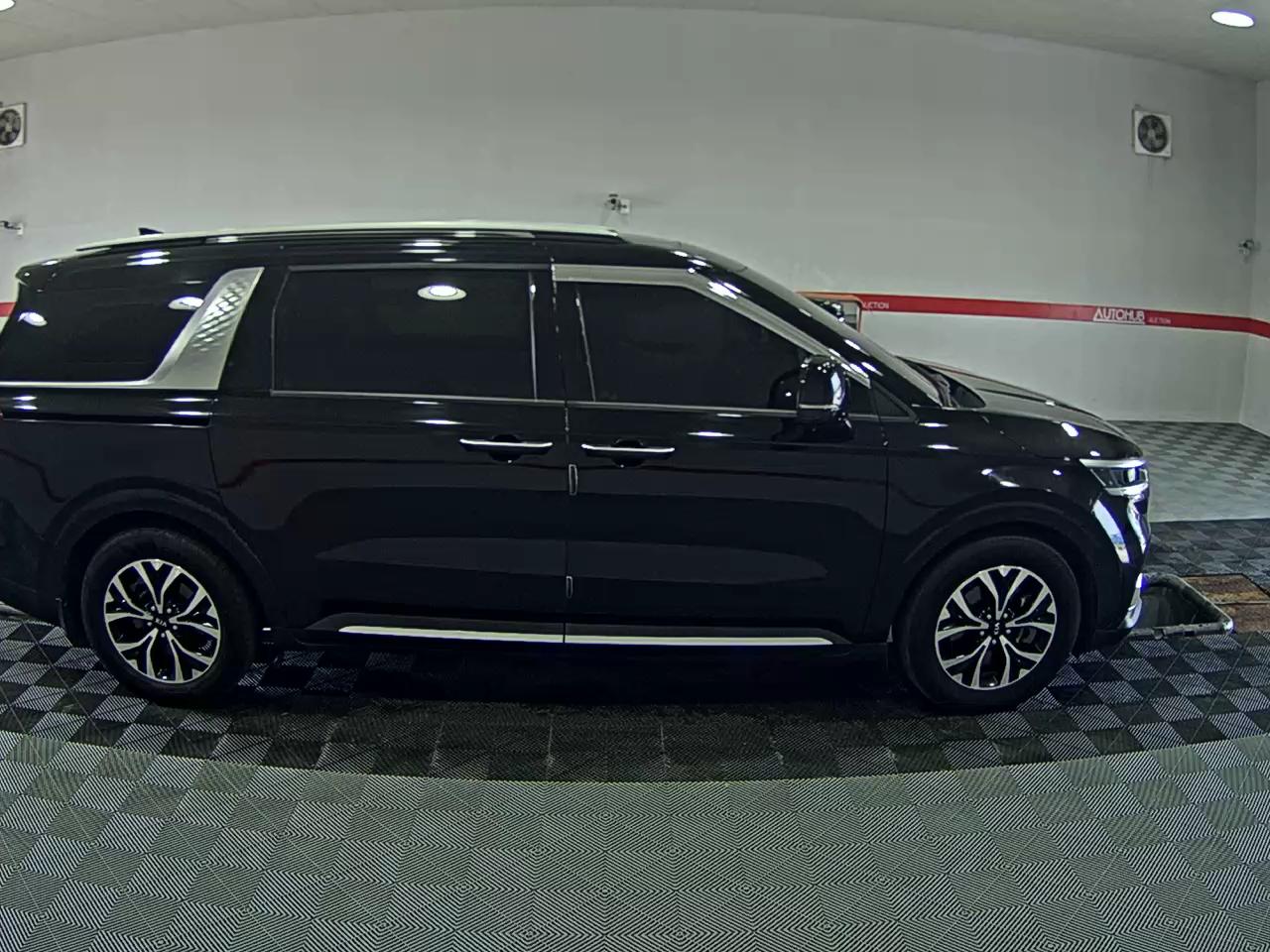 2021 - kia carnival