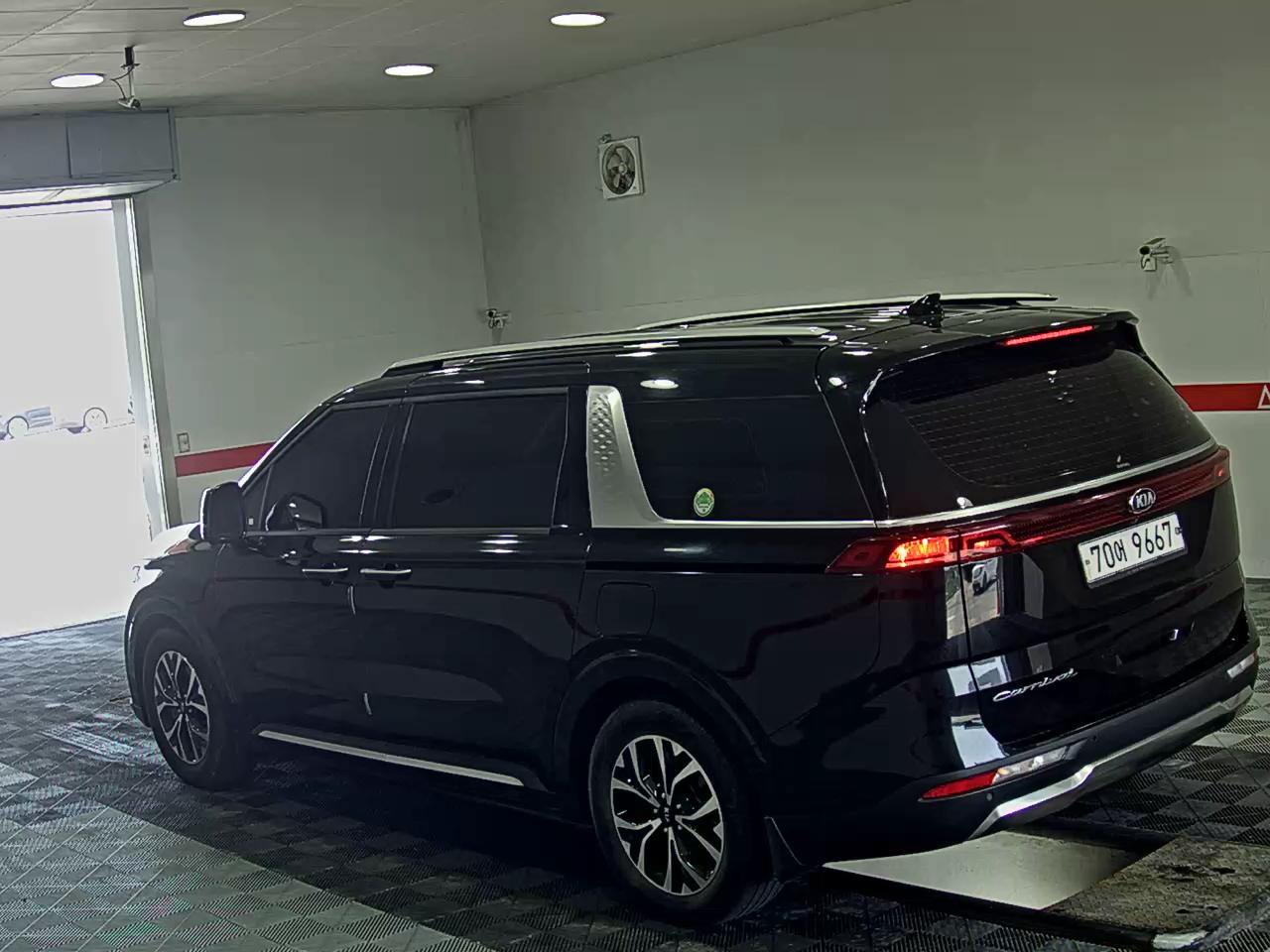 2021 - kia carnival