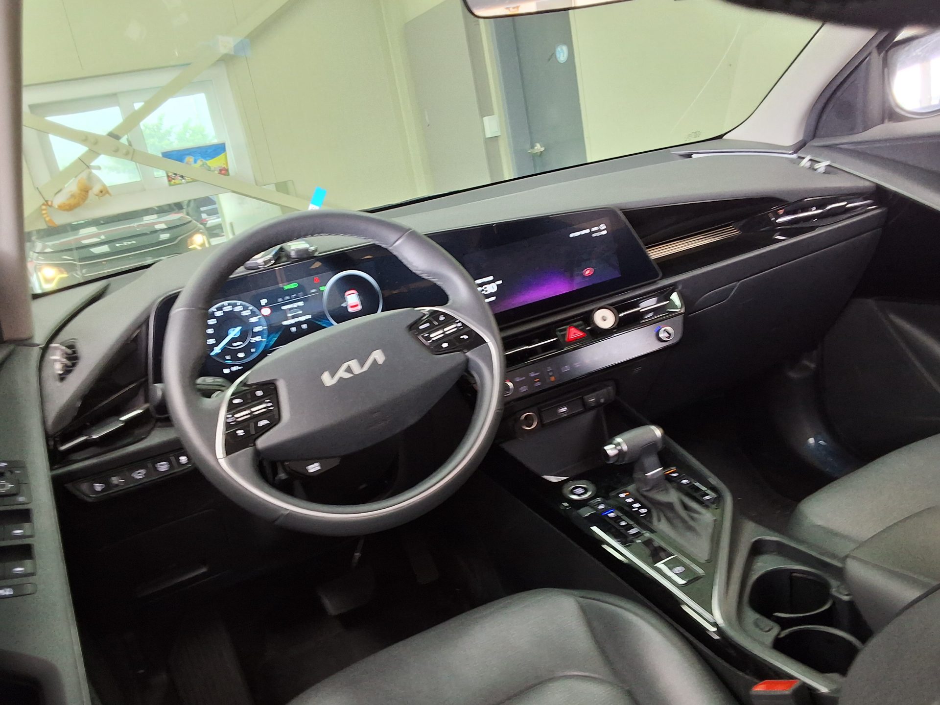 2023 - kia niro