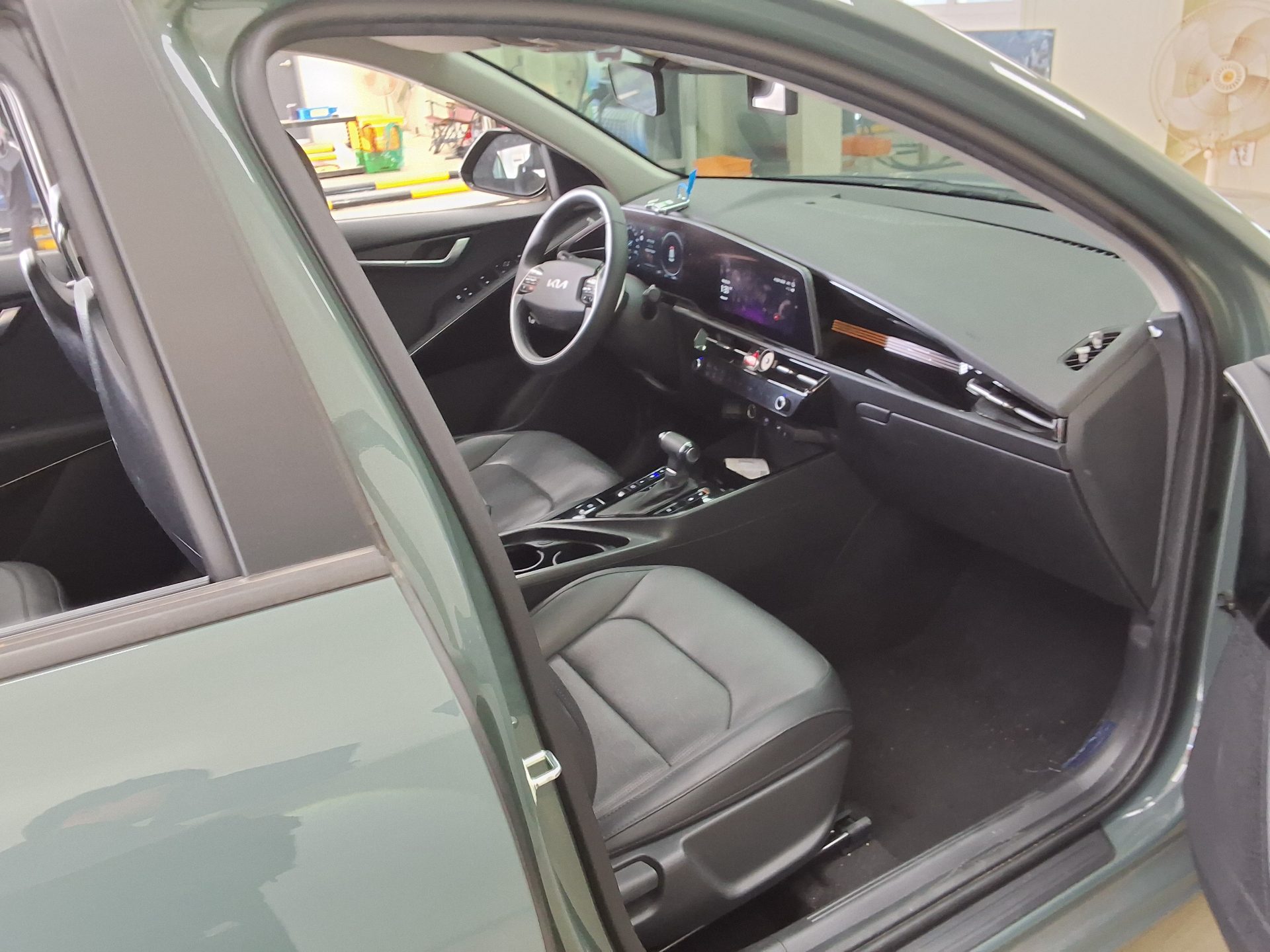 2023 - kia niro
