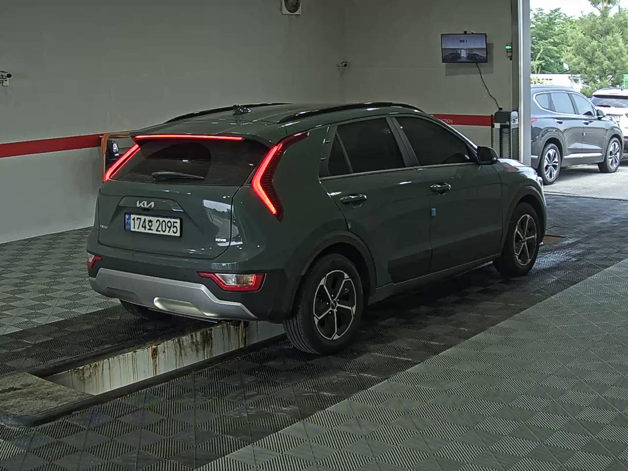 2023 - kia niro