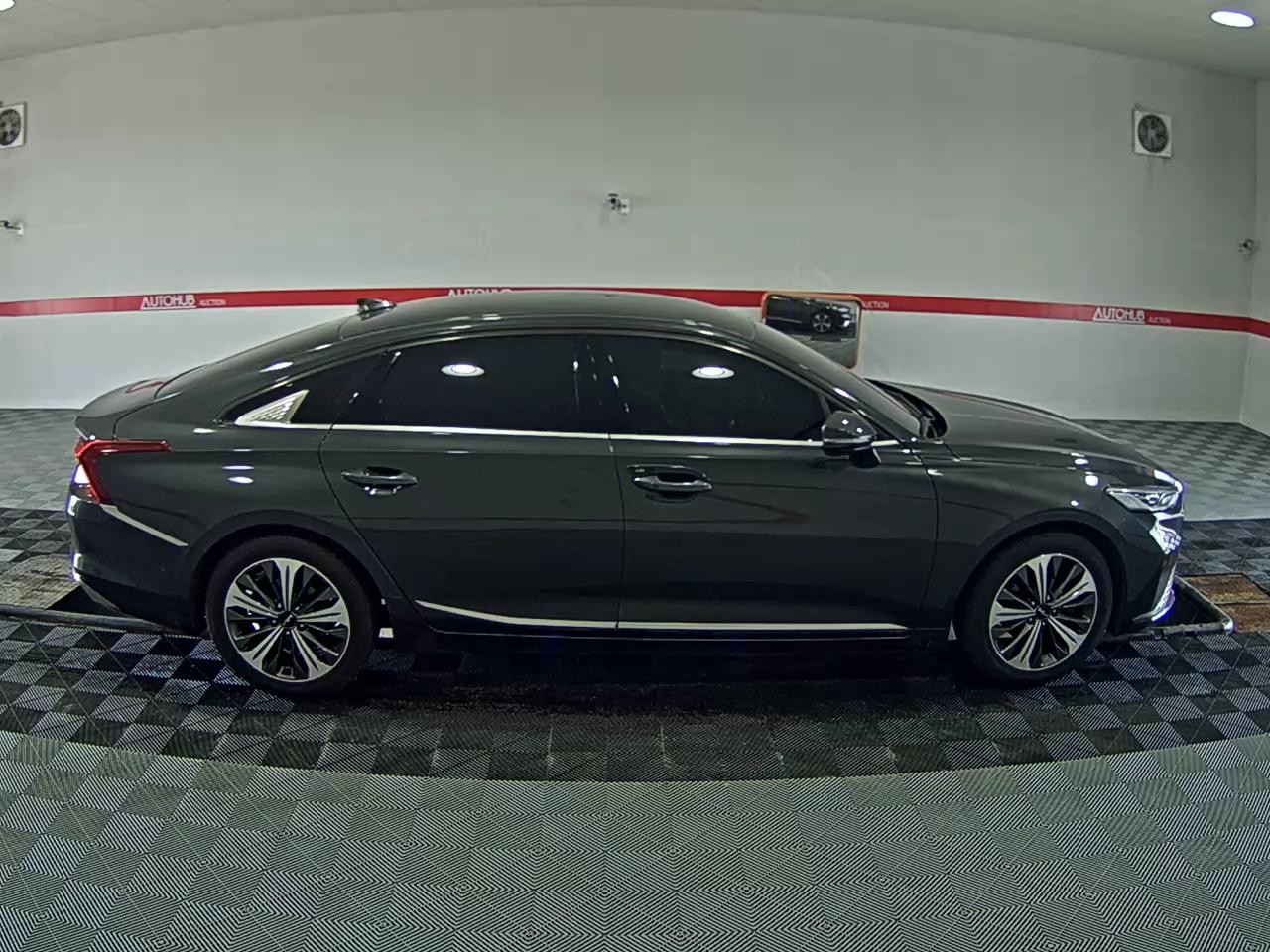 2023 - kia k8