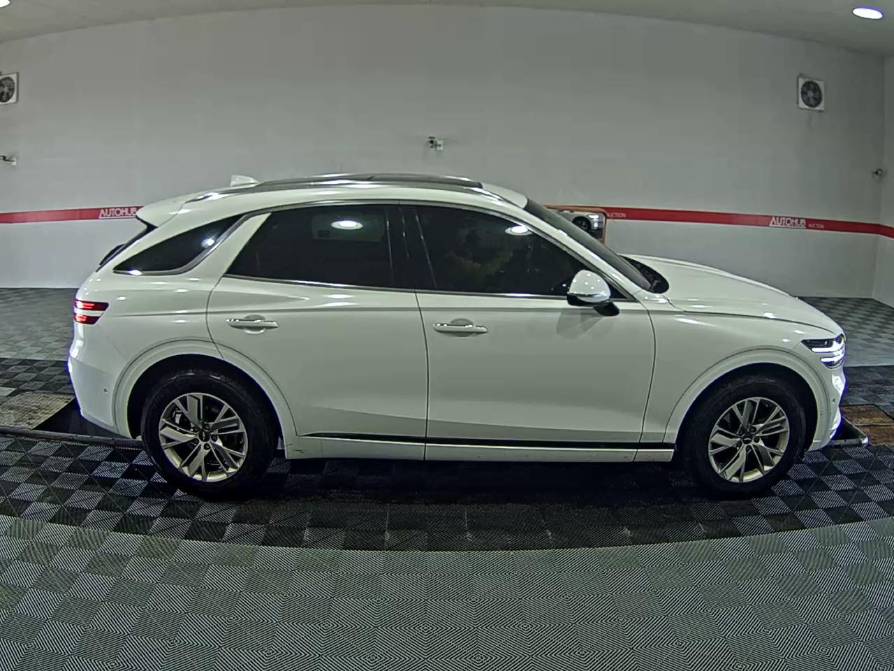 2021 - genesis gv70