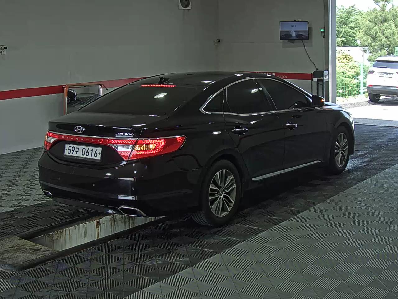 2016 - hyundai grandeur