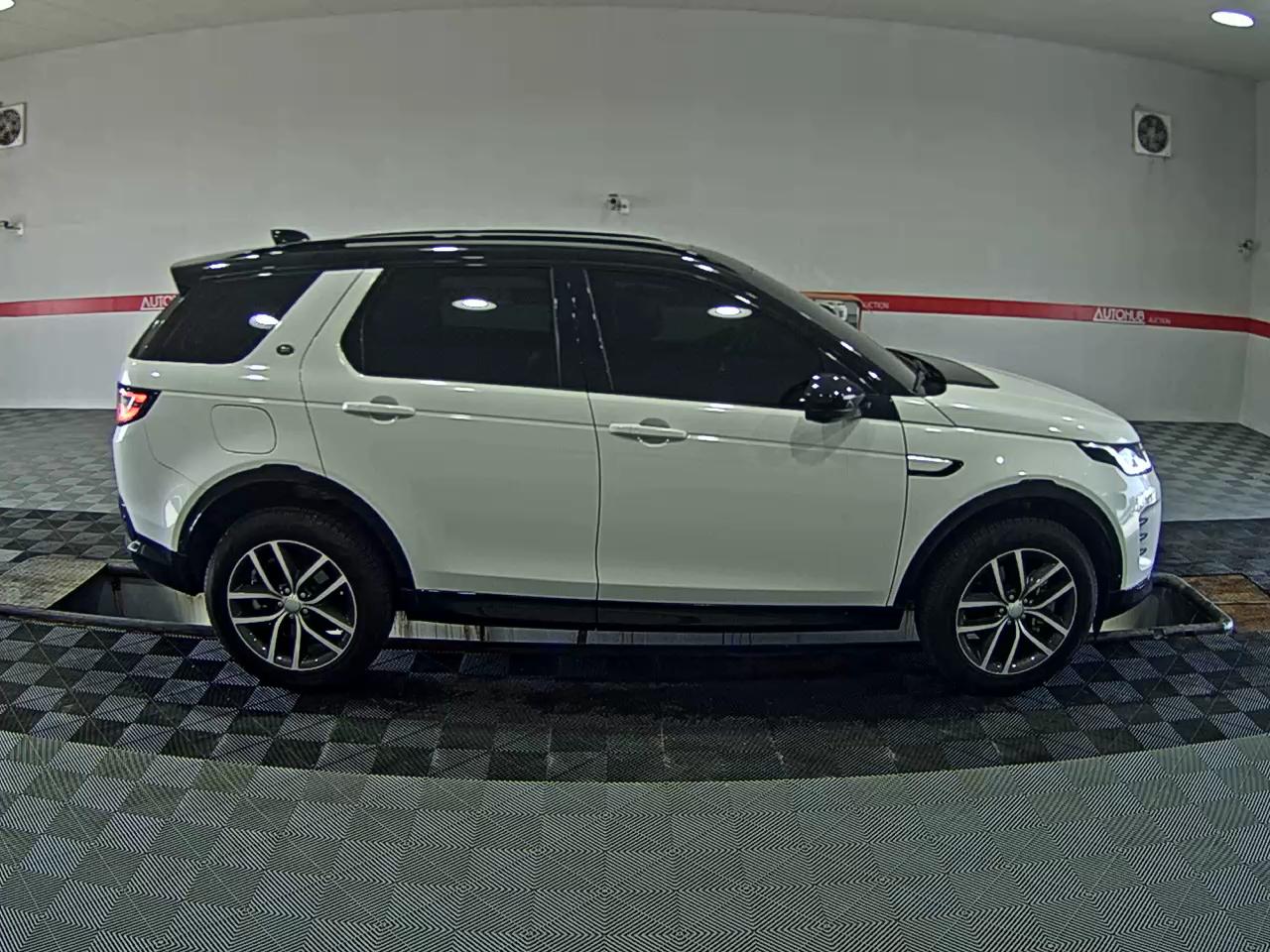 2025 - land rover discovery