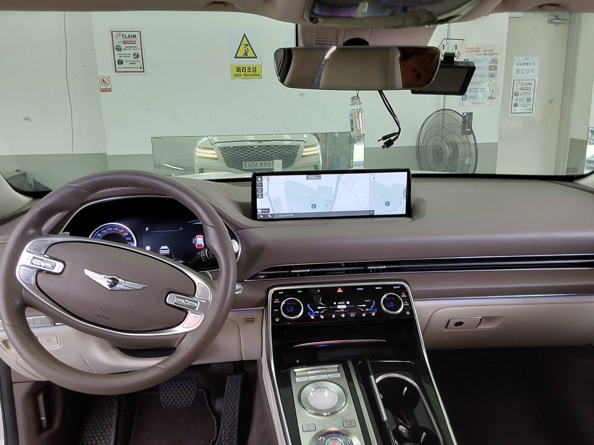 2022 - genesis gv80