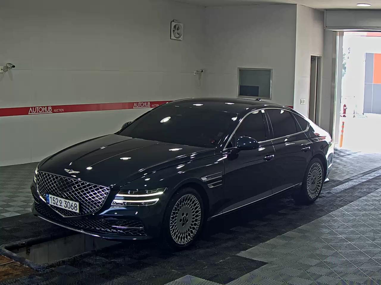 GENESIS G80 BASE MODEL