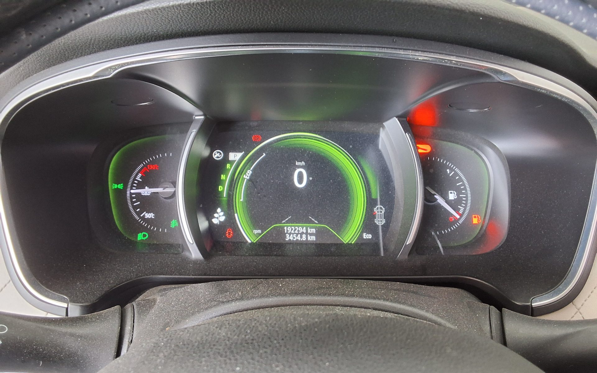 2016 - renault sm6