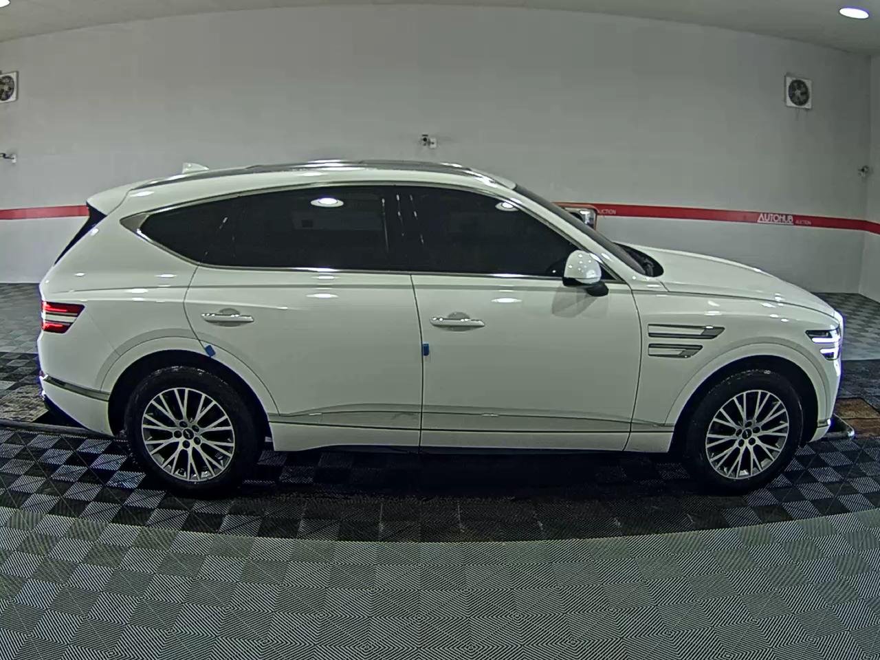 2022 - genesis gv80