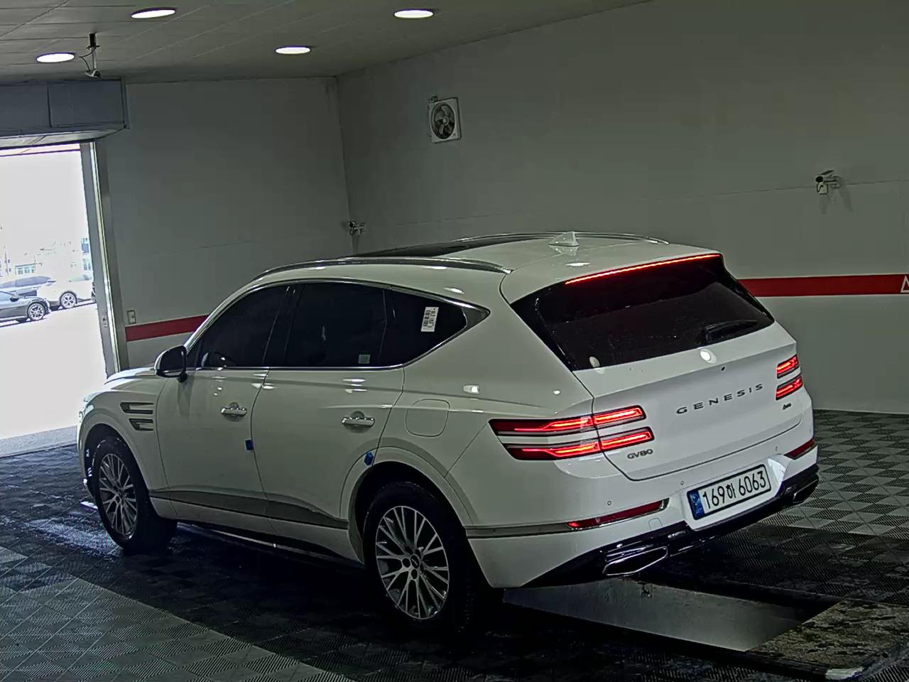 2022 - genesis gv80