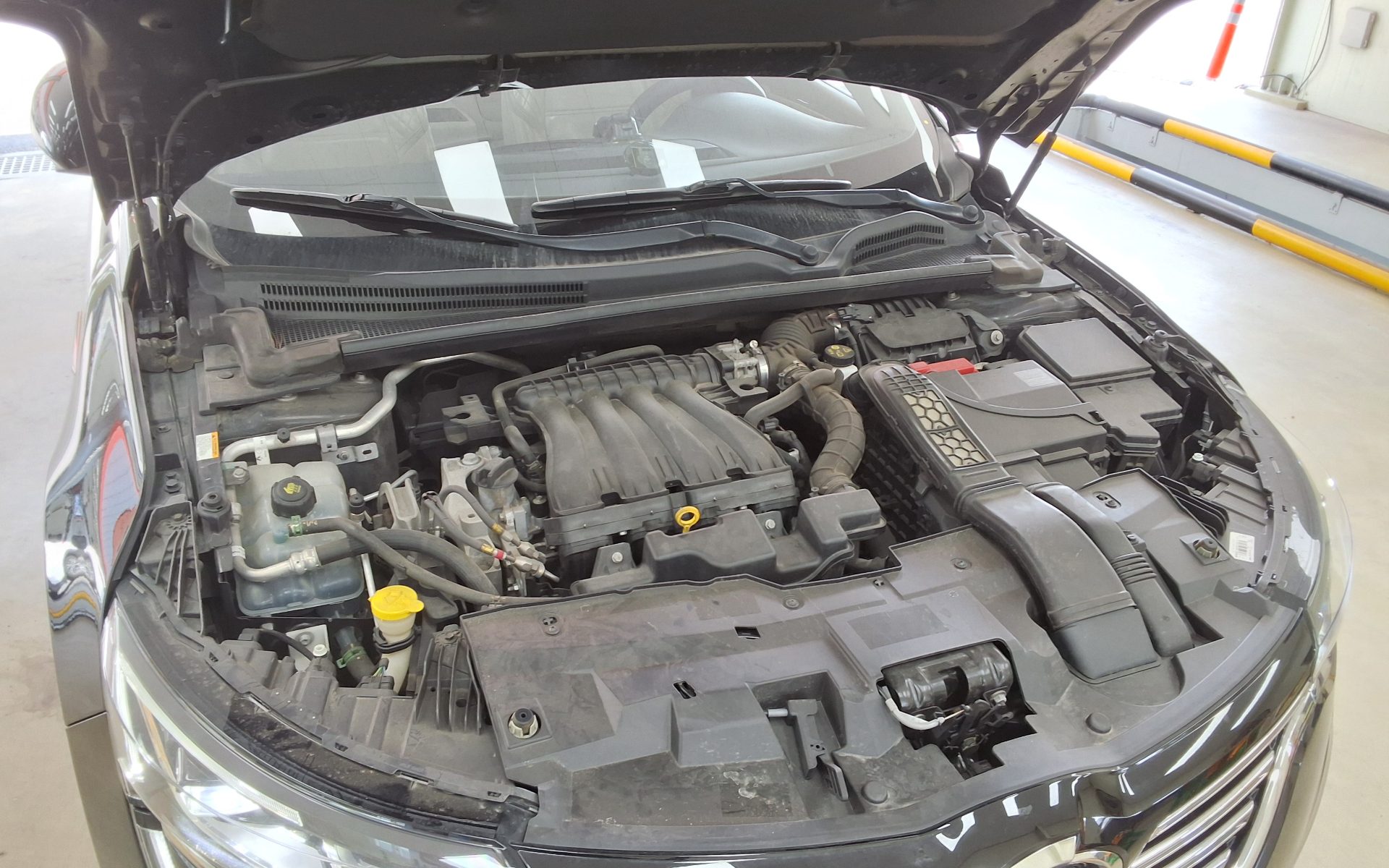 2016 - renault sm6