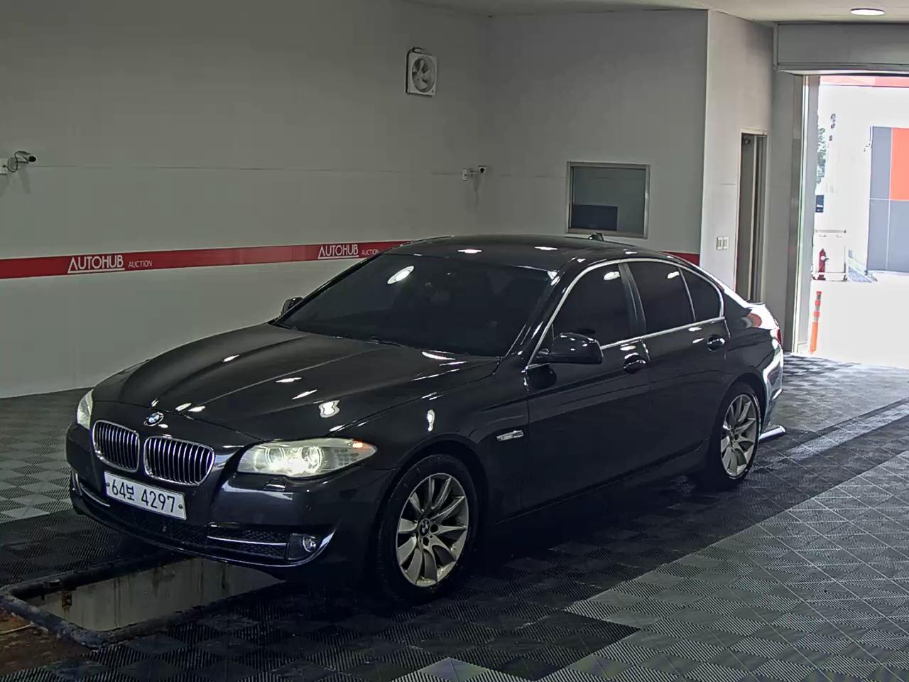 BMW 5 SERIES (6TH GEN) 528i