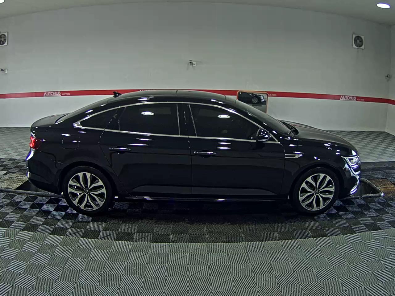 2016 - renault sm6