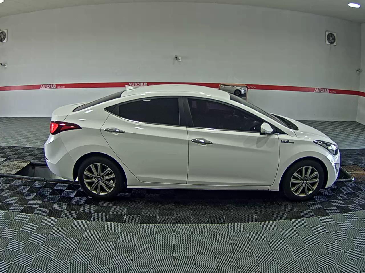 2014 - hyundai avante