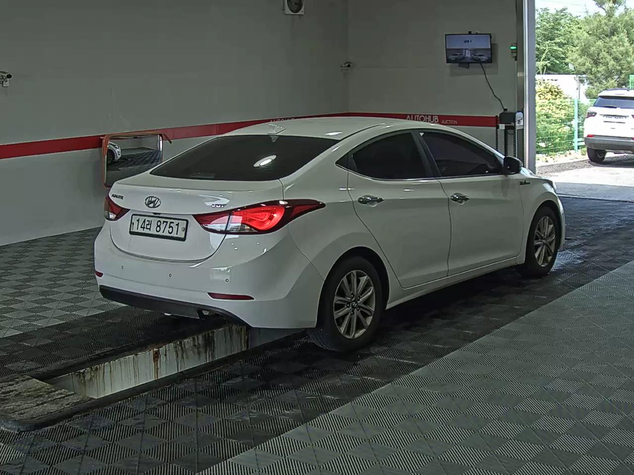 2014 - hyundai avante