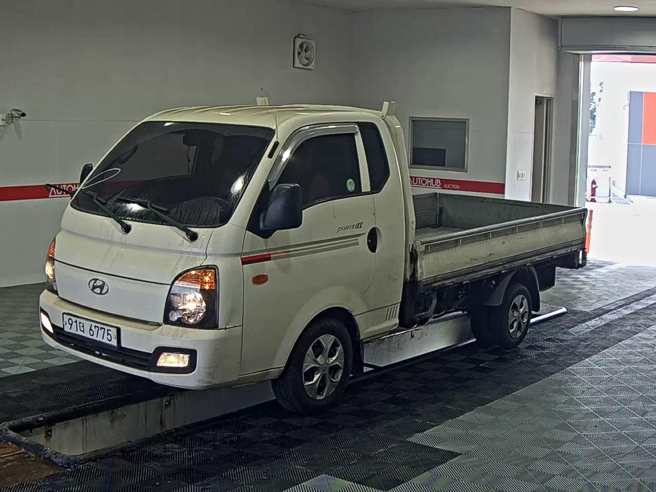 HYUNDAI PORTER II SUPER CAB EXTRA WHEELBASE