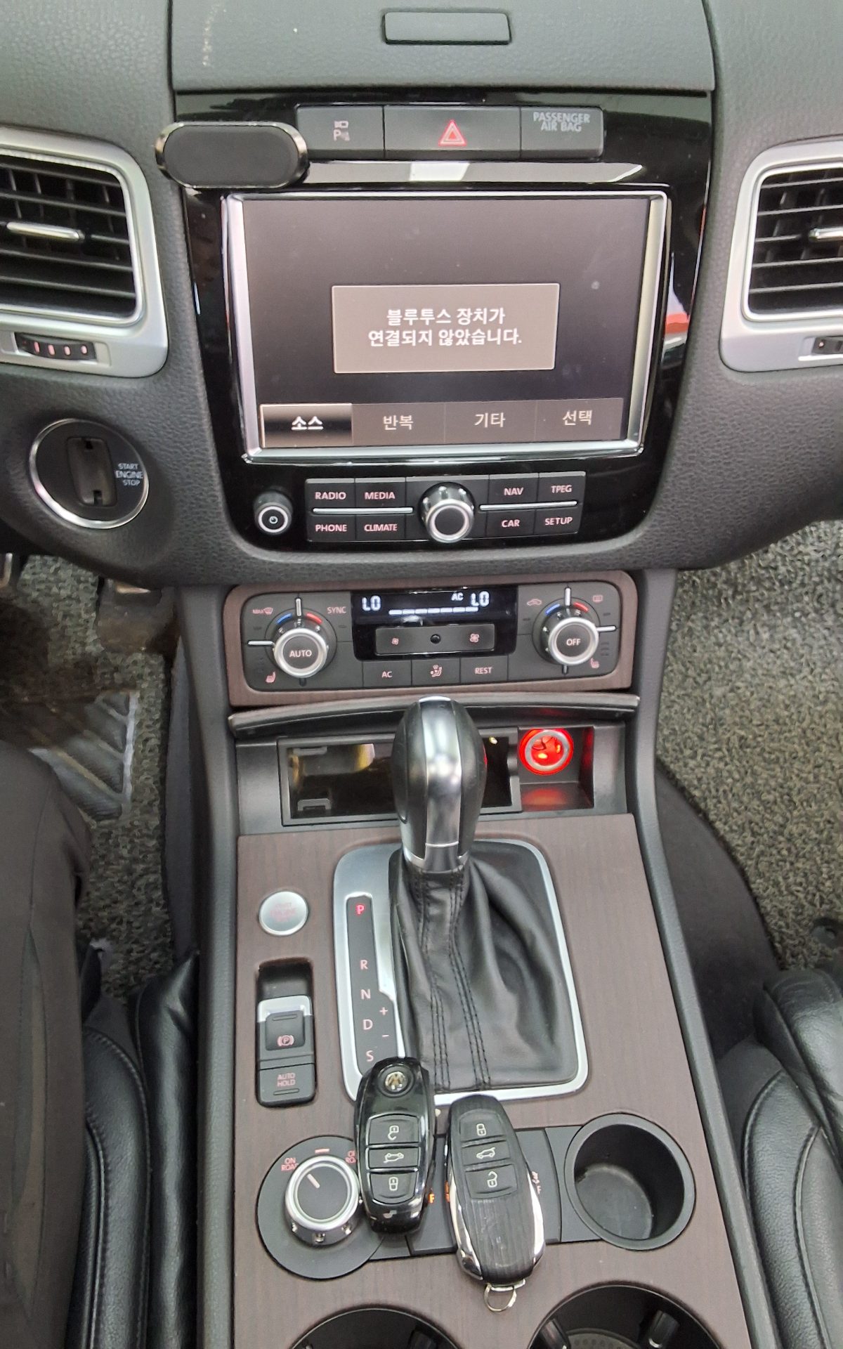 2012 - volkswagen touareg