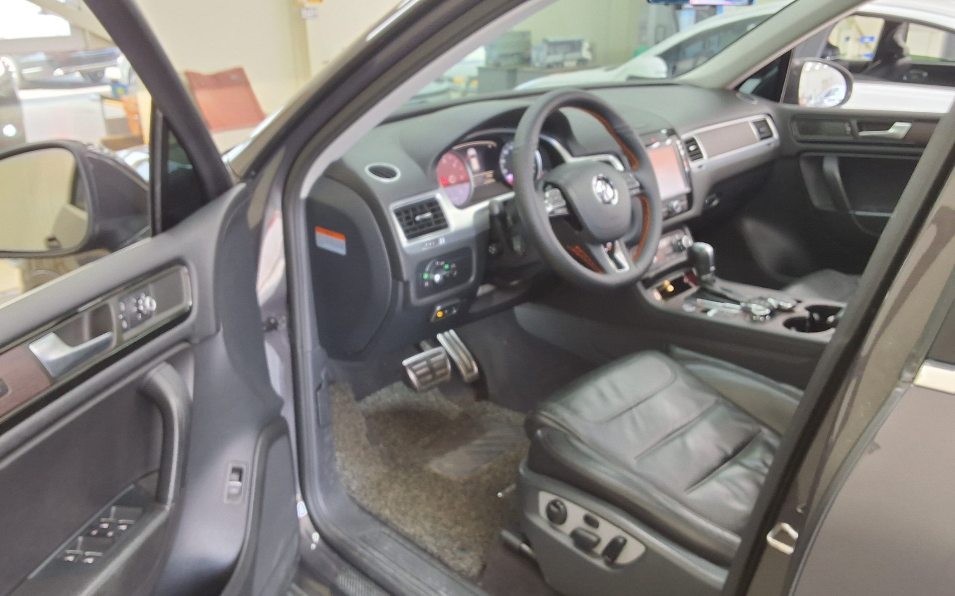 2012 - volkswagen touareg