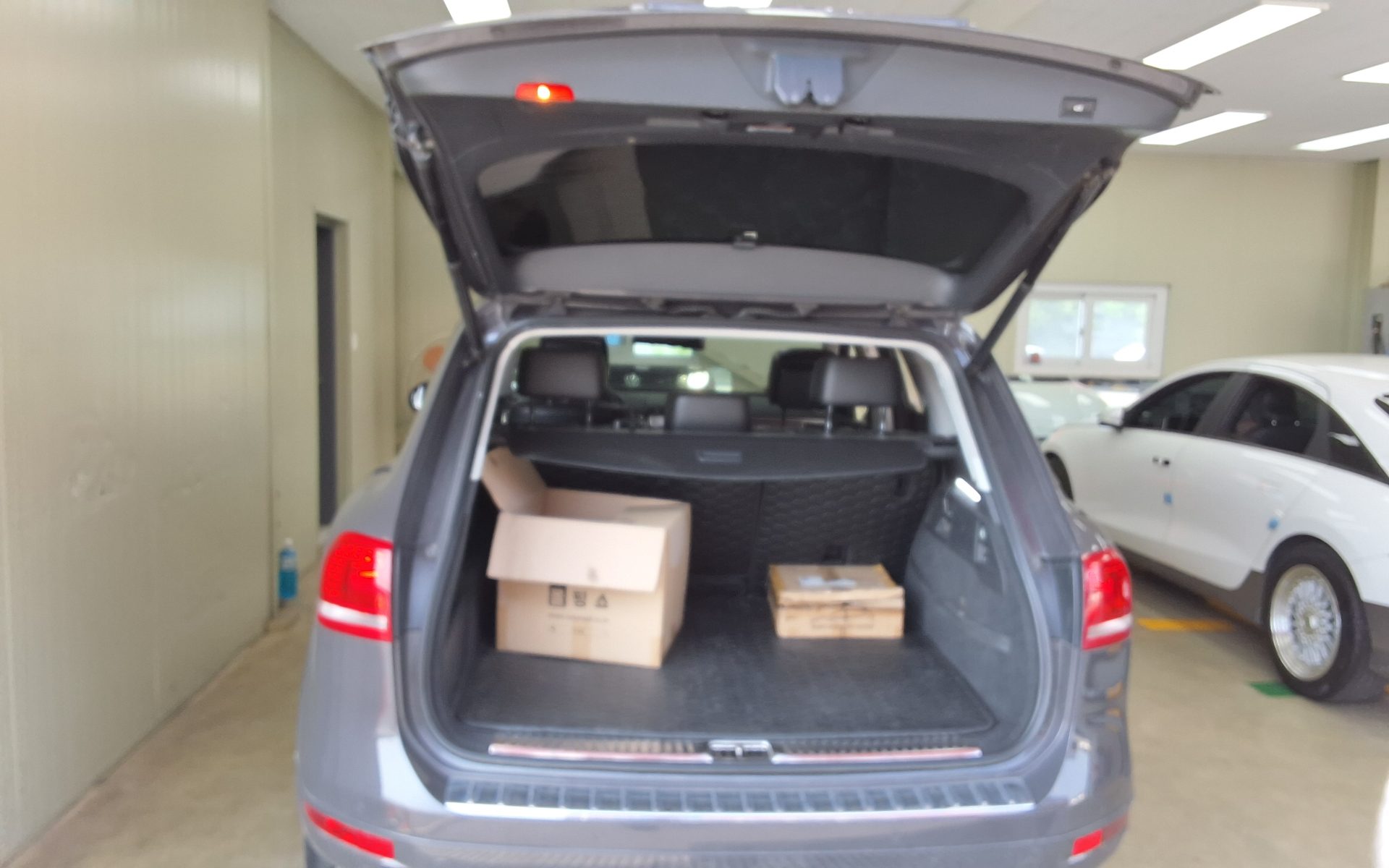 2012 - volkswagen touareg