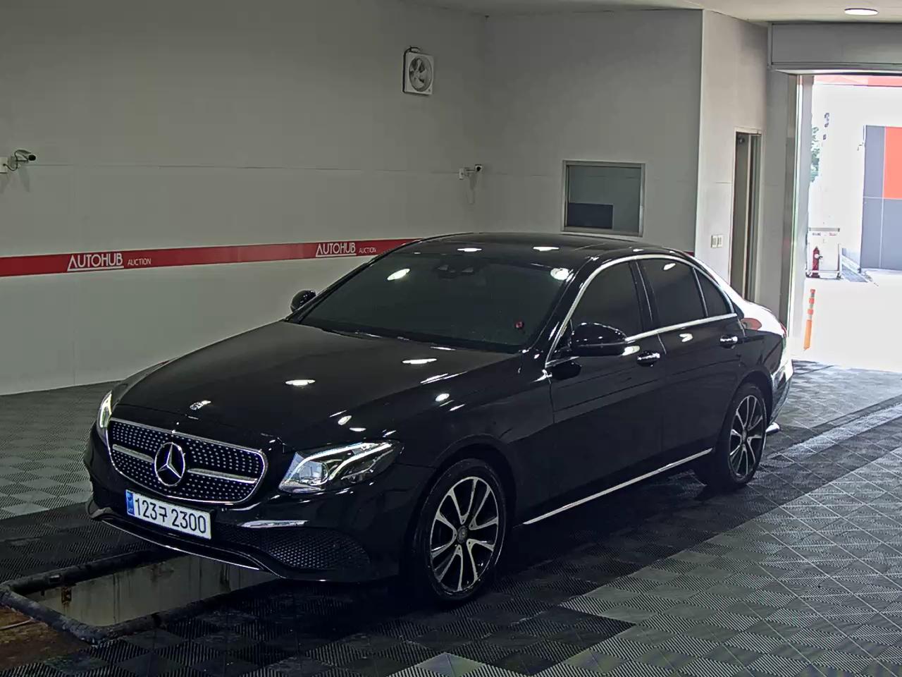 MERCEDES-BENZ CLASS (5TH GEN)