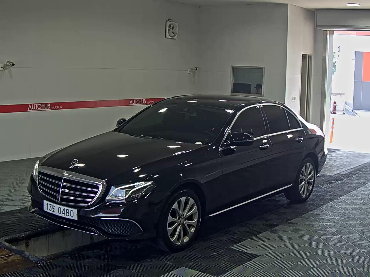MERCEDES-BENZ CLASS (5TH GEN) E300