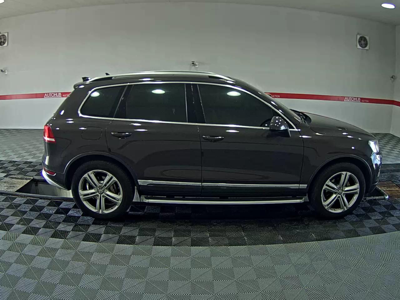 2012 - volkswagen touareg