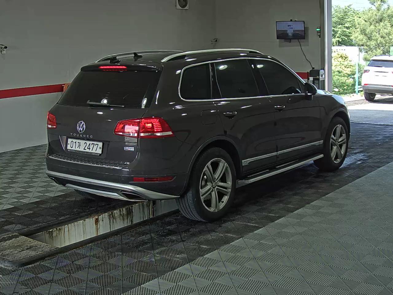 2012 - volkswagen touareg