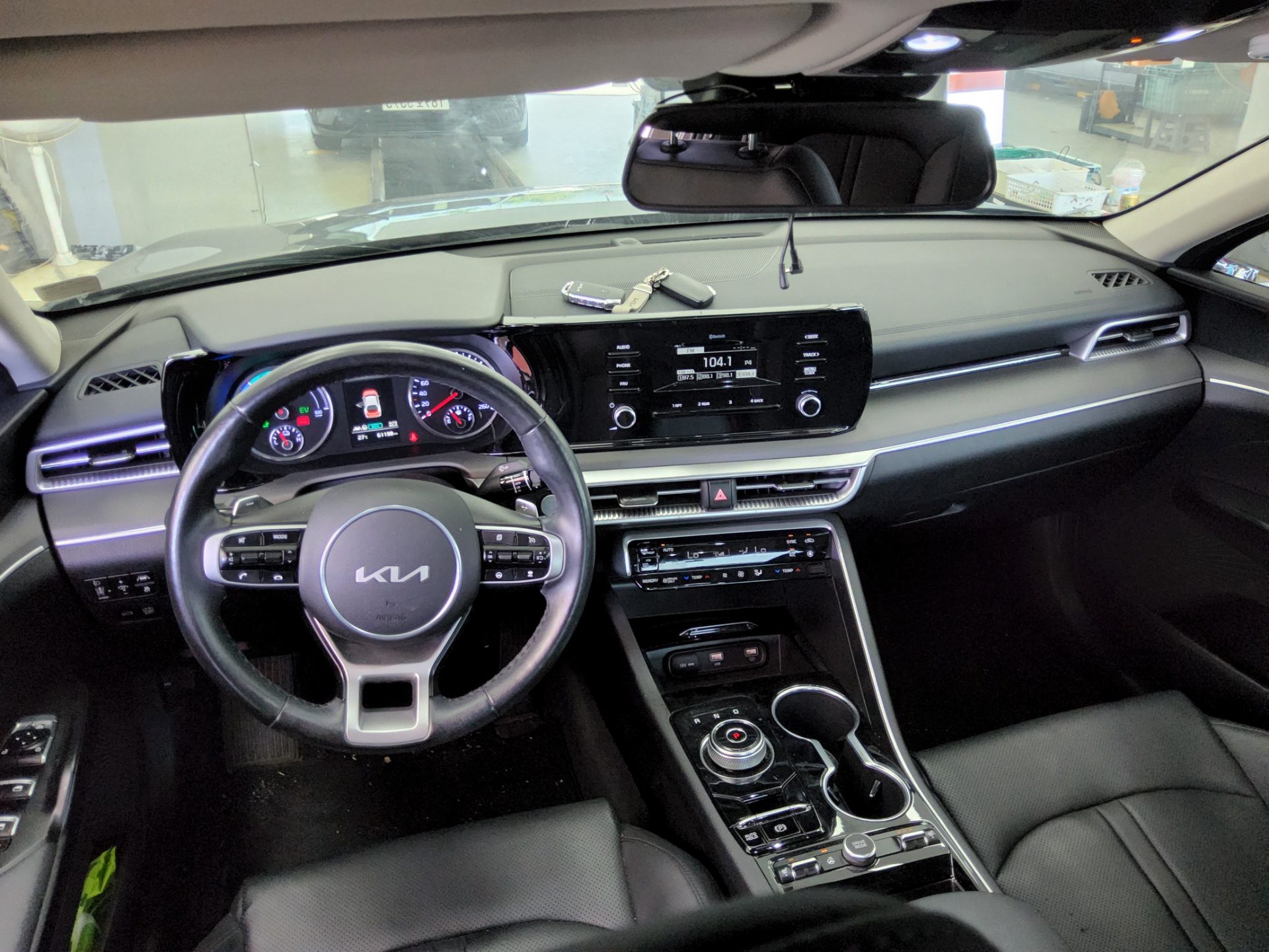 2022 - kia k5