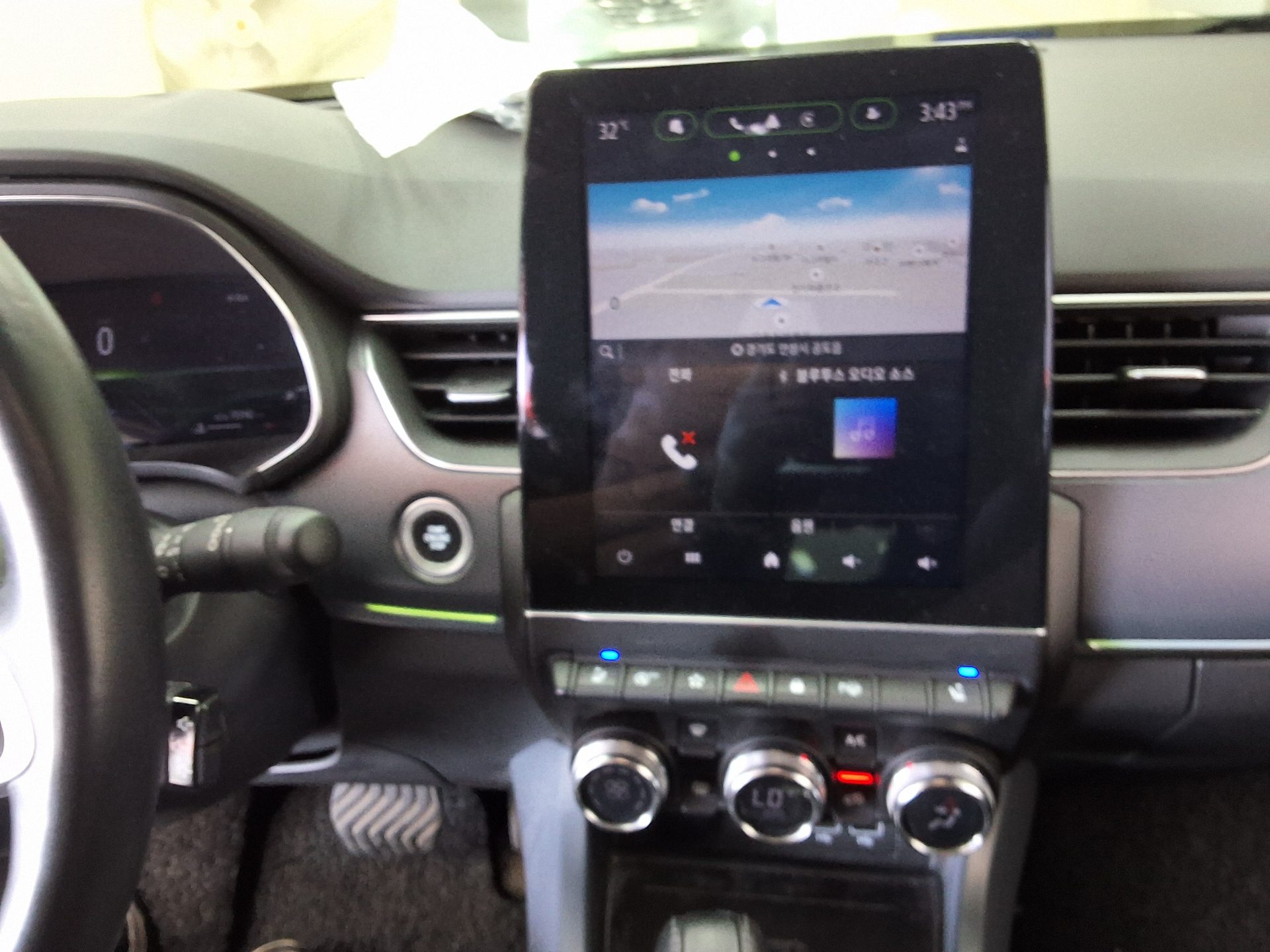 2020 - renault xm3