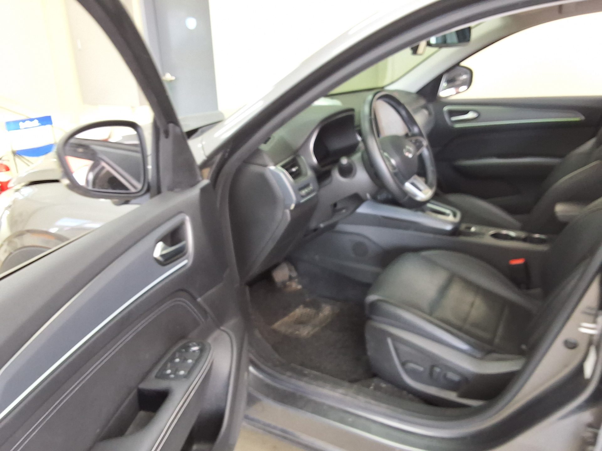 2020 - renault xm3