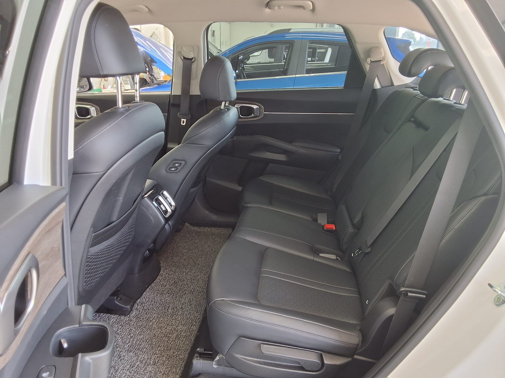 2022 - kia sorento