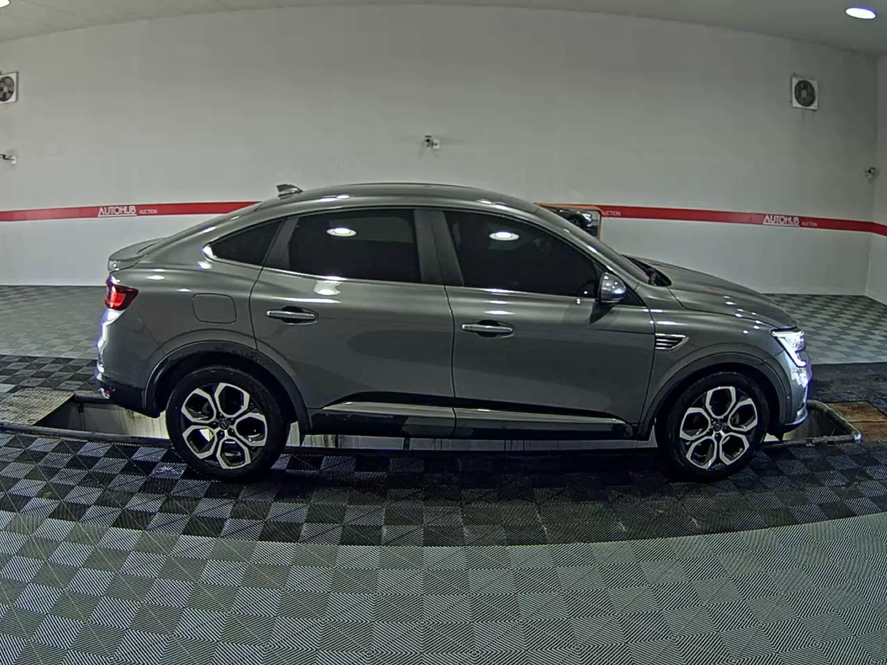 2020 - renault xm3