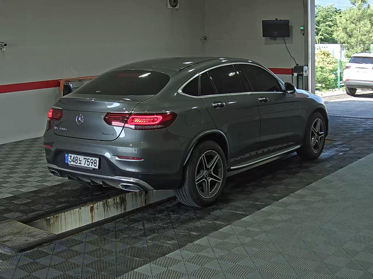 2022 - mercedes-benz glc 220d