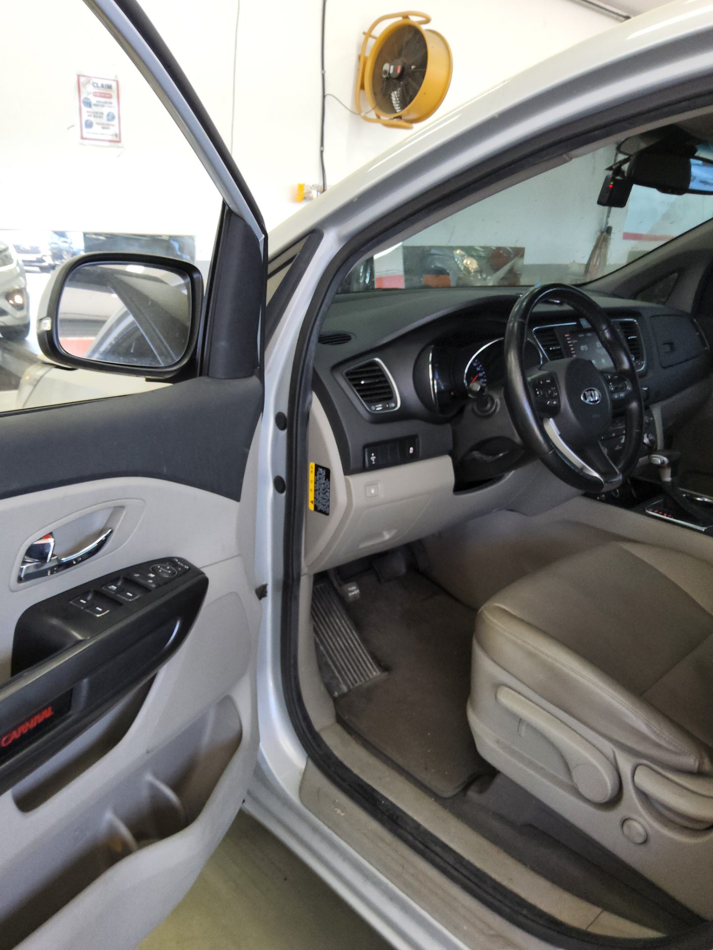 2020 - kia carnival