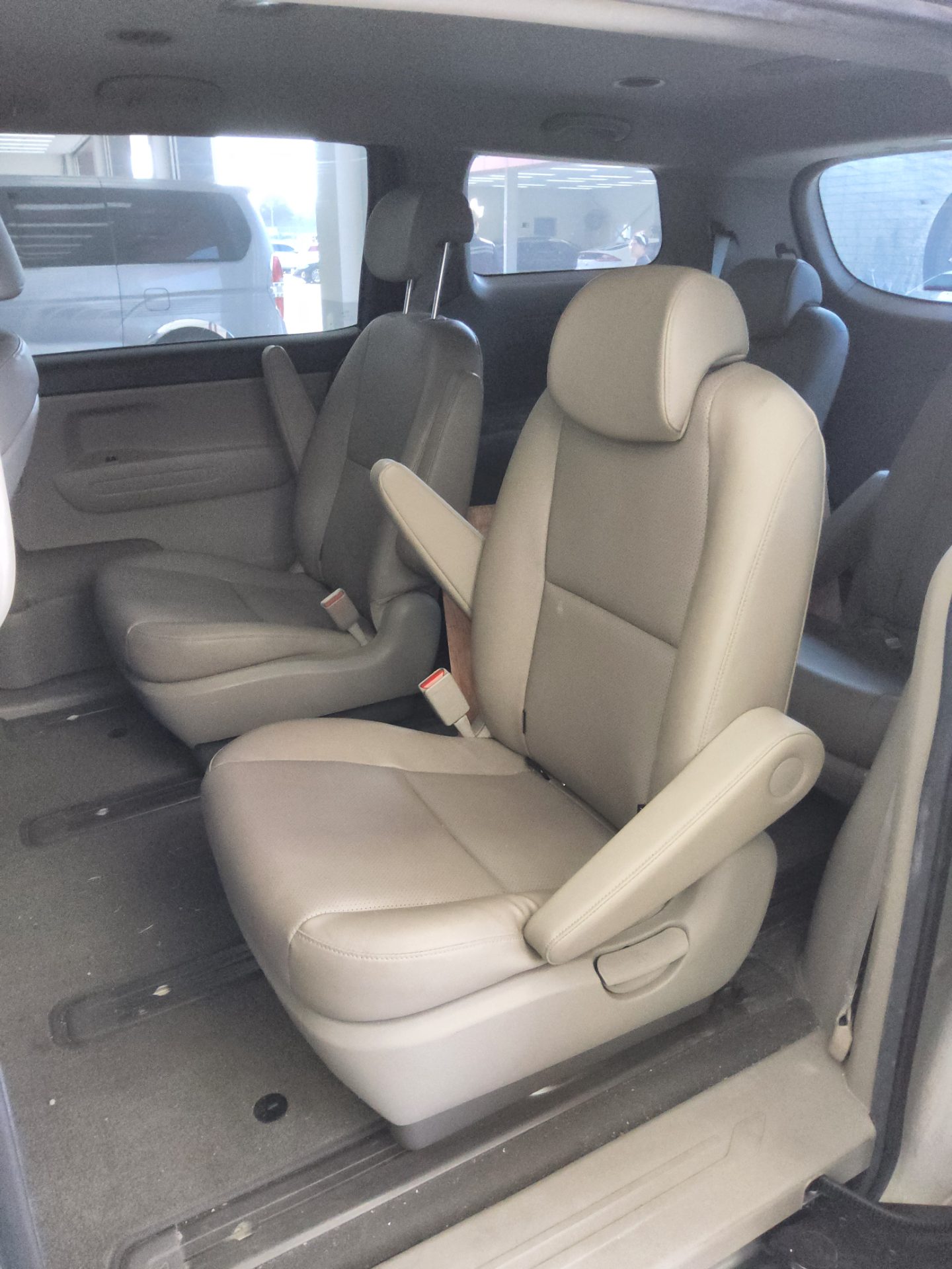 2020 - kia carnival