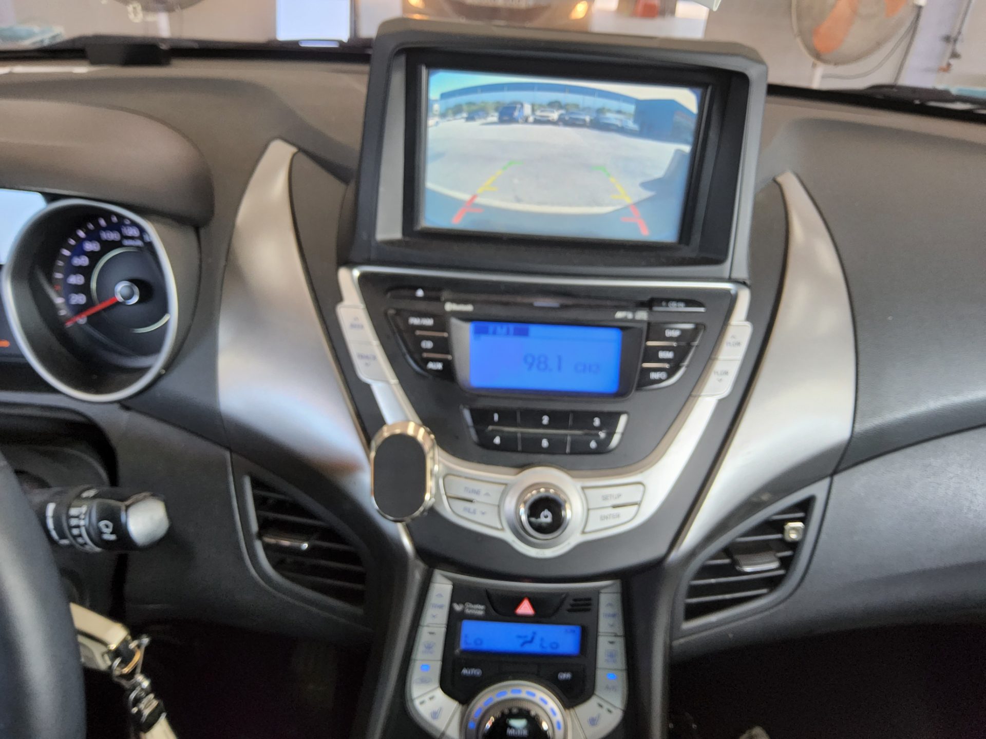 2011 - hyundai avante