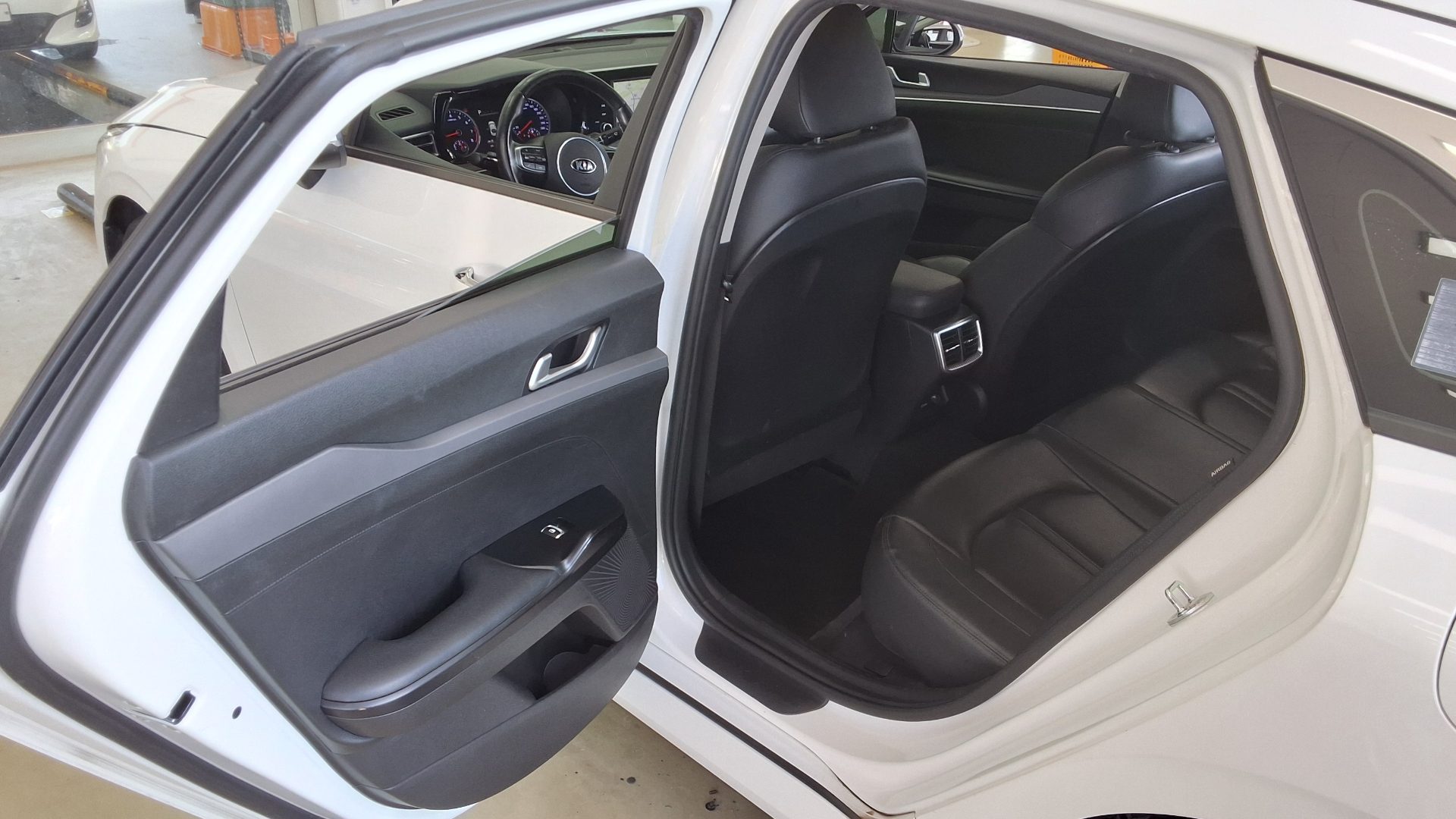 2021 - kia k5