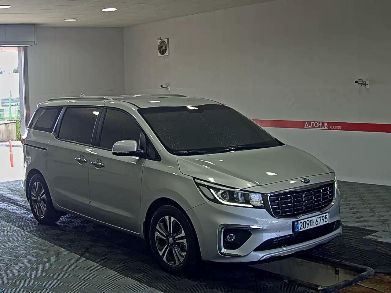 2020 - kia carnival