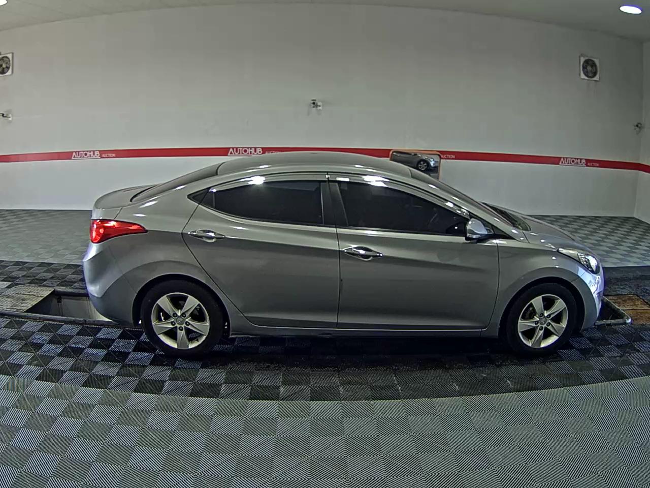 2011 - hyundai avante