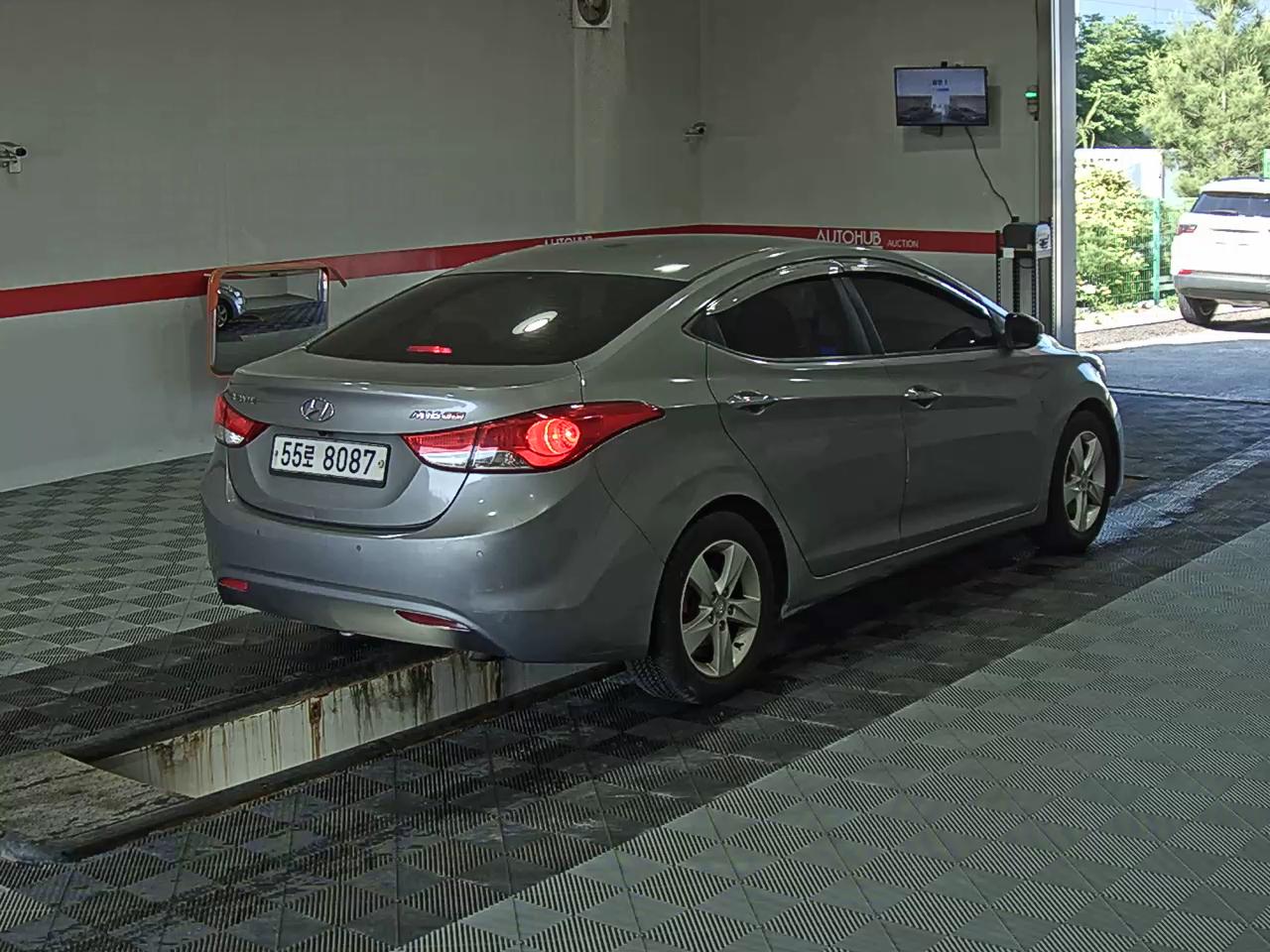 2011 - hyundai avante