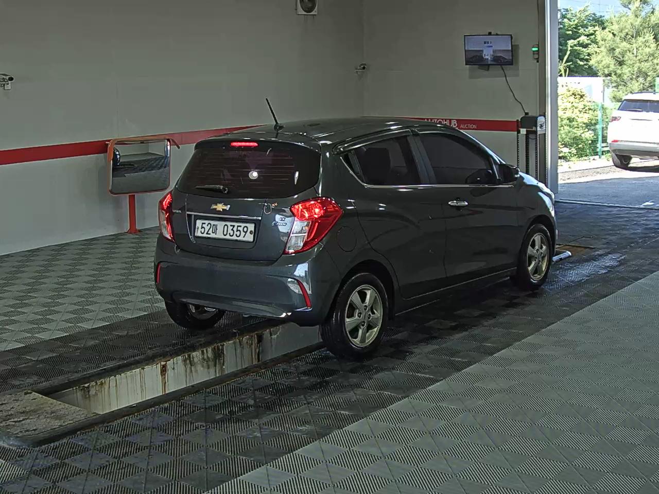 2017 - chevrolet spark